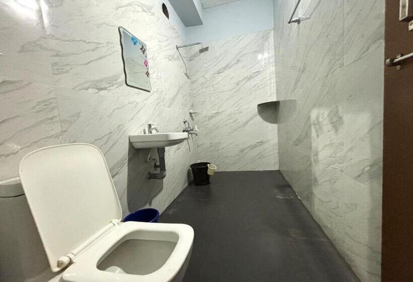 Номер Стандарт, Sri Swarna Darvi Lodge Horanadu