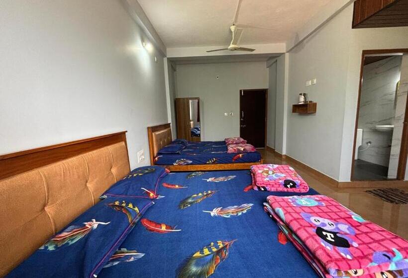 Четырехместный Номер Стандарт, Sri Swarna Darvi Lodge Horanadu