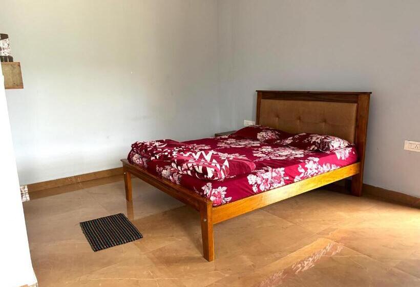 Номер Стандарт, Sri Swarna Darvi Lodge Horanadu