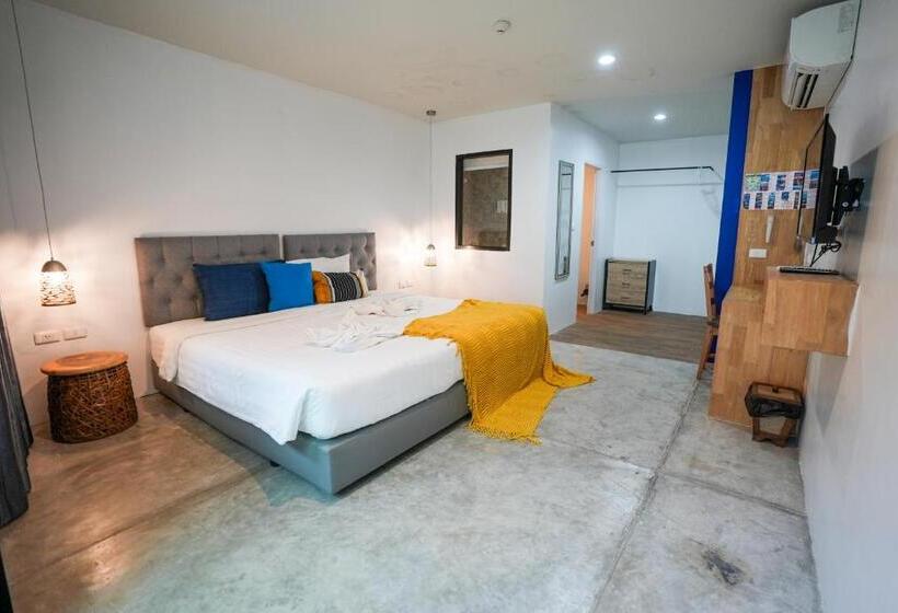 Номер Deluxe, Kraam Silhouette Hotel And Cafe Phuket