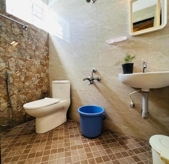 Трехместный Номер Deluxe, Raja Residency