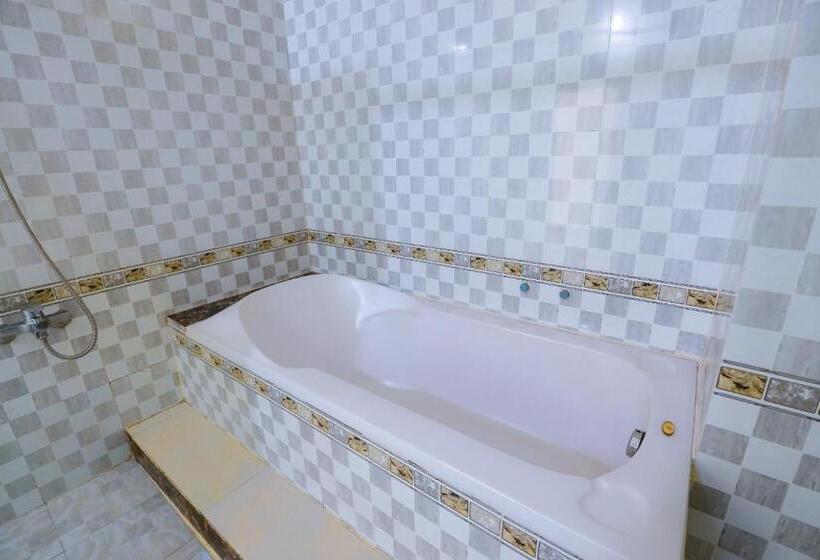 اتاق استاندارد چهار تخته, Red Hotel Côn đảo