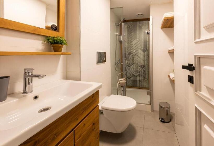 Люкс Повышенной Комфортности, Bguest Pera Suites