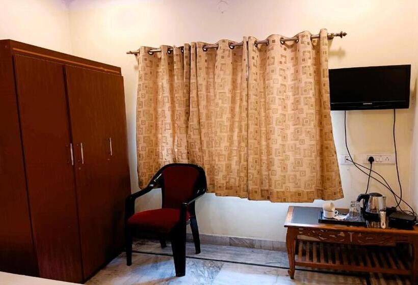 Номер Deluxe, Staymaker The Splces   Bidhannagar