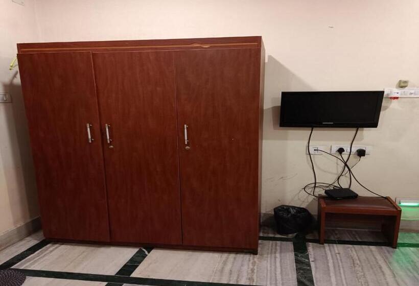 Номер Deluxe, Staymaker The Splces   Bidhannagar