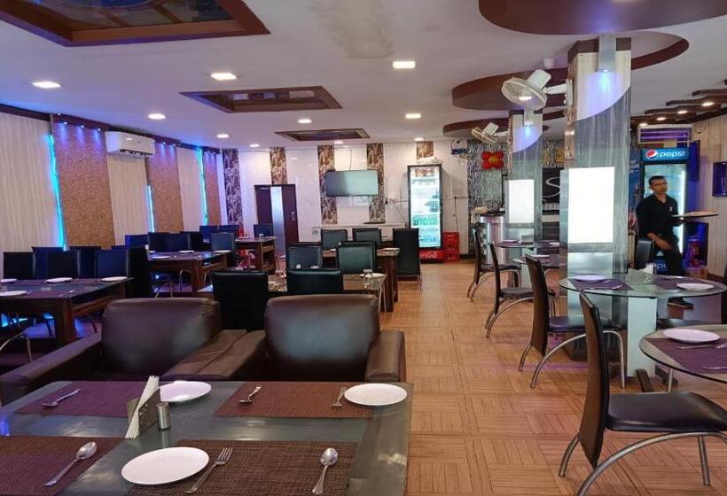 Номер Deluxe, Staymaker The Splces   Bidhannagar