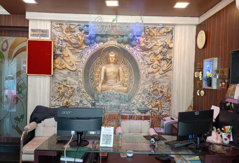 Номер Deluxe, Staymaker The Splces   Bidhannagar