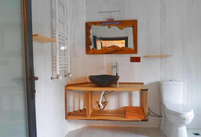 غرفة قياسية سرير كينج, Alpha Stone House