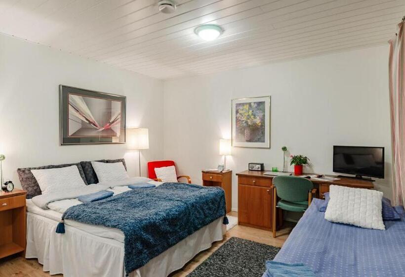 스탠다드 트리플 룸, Guest House Porvoo