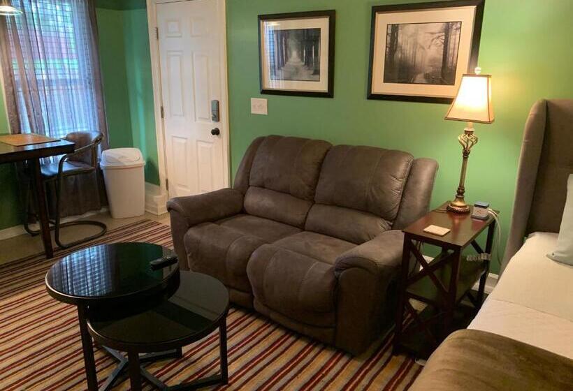 בית, 4 חדרי שינה, Rick S Downtown Nashville Guest House