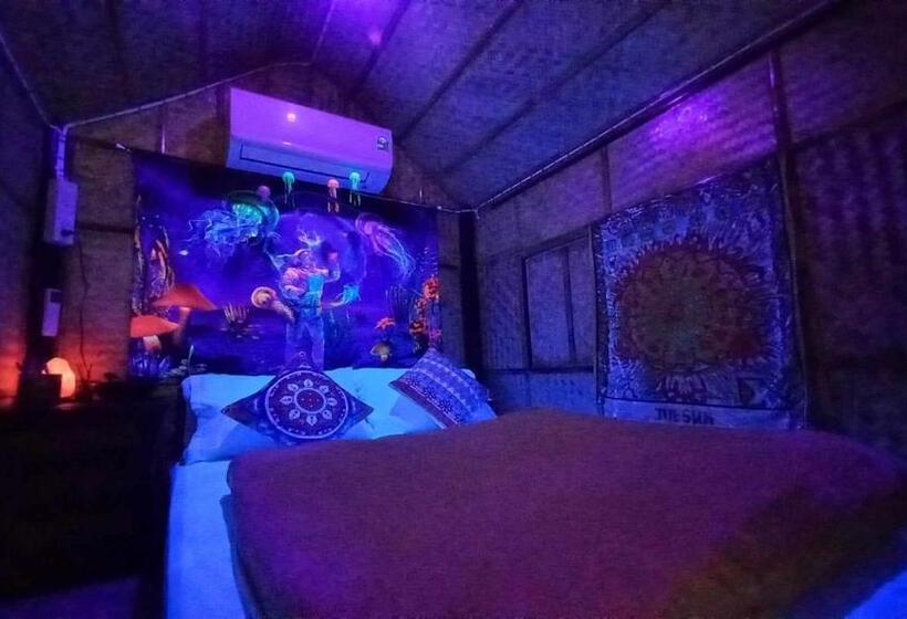 Бунгало Стандарт Вид на Сад, Bar Horizon Hostel