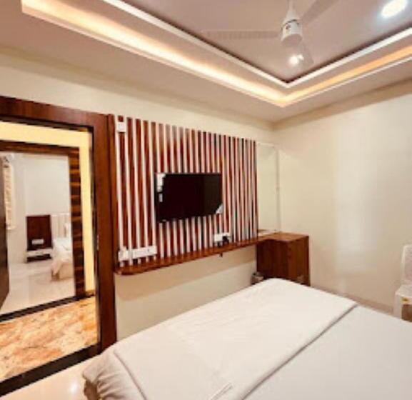 デラックスルーム, Luxury Inn,damoh