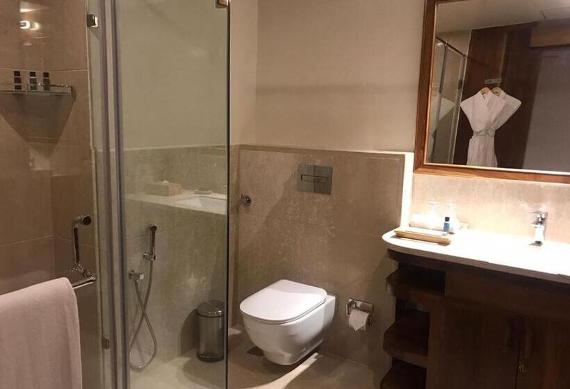 Номер Deluxe Кровать Кинг, The Shillong Address