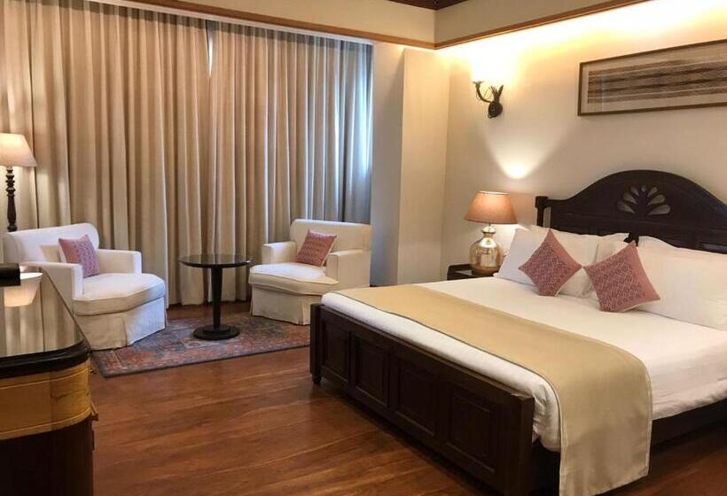 Семейный Номер, The Shillong Address