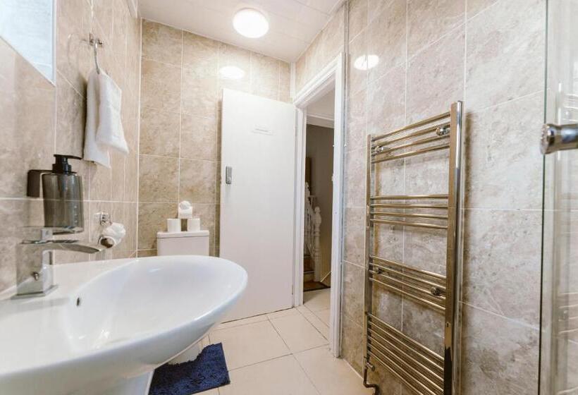 スタンダード４人部屋, Stratford Cosy Rooms   37