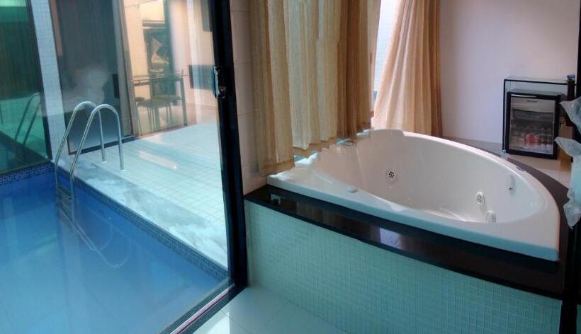 스위트, Status Motel Perimetral Adults Only