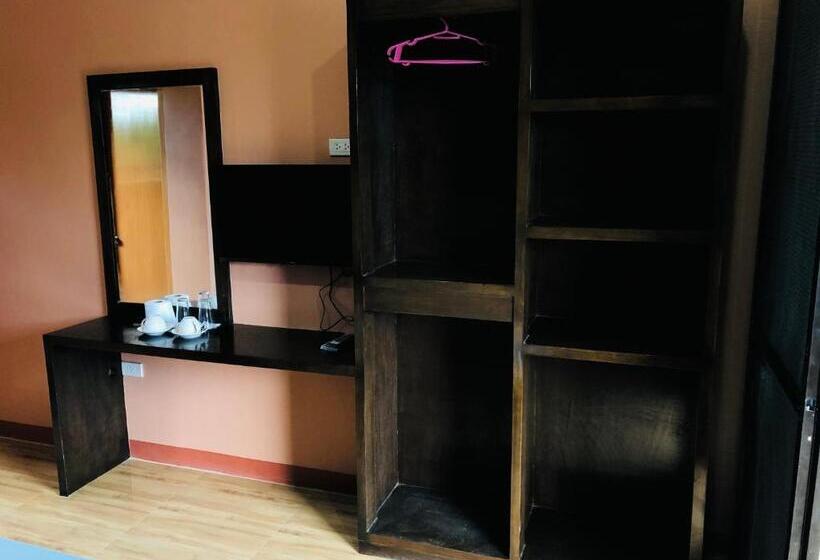 Apartamento 1 Dormitório com Sacada, Alona Princess Suites