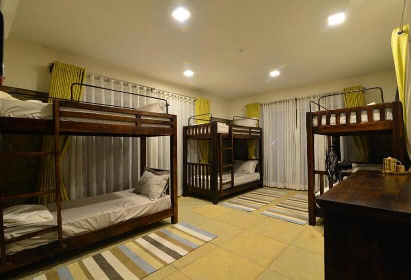 Номер Стандарт Вид на Бассейн, Parnakuti Villa
