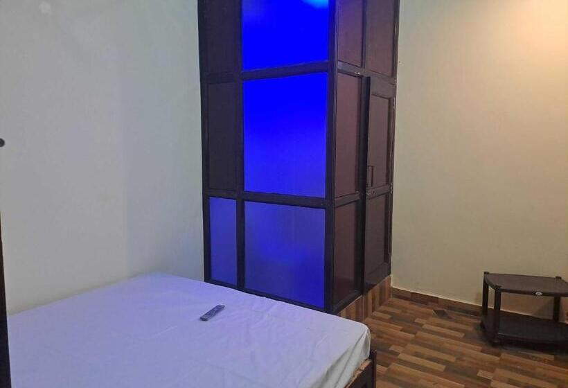اتاق کلاسیک سه تخته, Oyo Hotel Moonlight