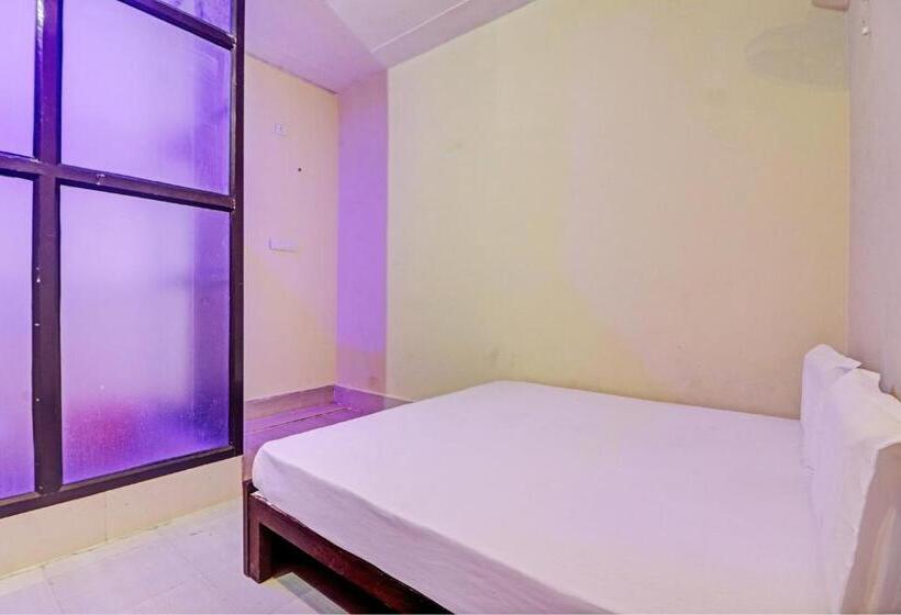 اتاق کلاسیک سه تخته, Oyo Hotel Moonlight
