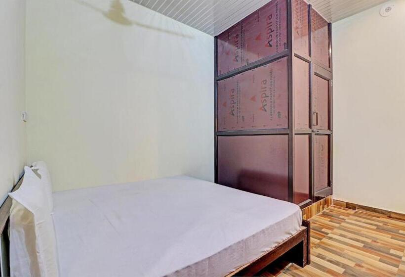 اتاق کلاسیک سه تخته, Oyo Hotel Moonlight