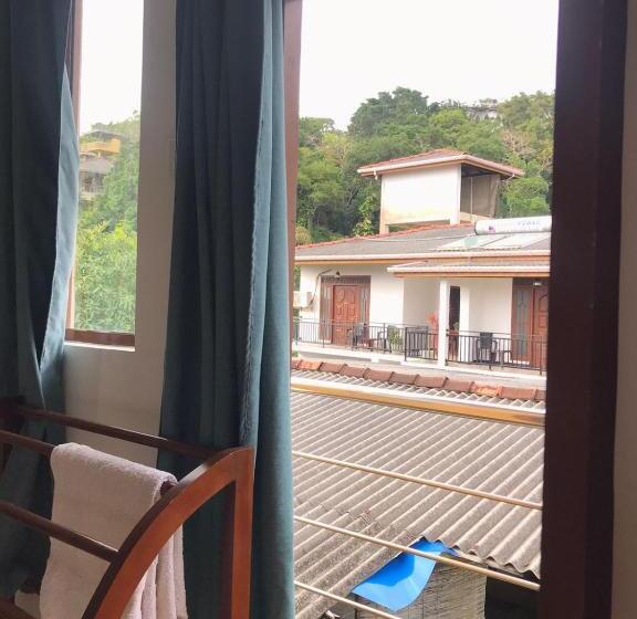 Семейный Номер, Imesh Guest House