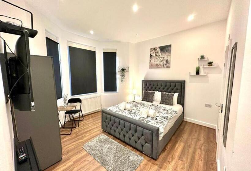 Номер Стандарт, Hounslow Suites   Tw3