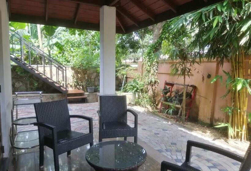 침실 1개 가든 전망 아파트, Blossoms Apartment 20 Min From Air Port