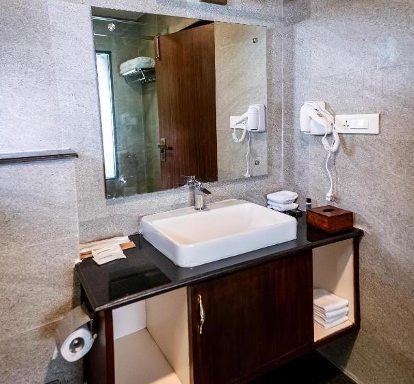 اتاق لوکس, River Bank Jungle Resort