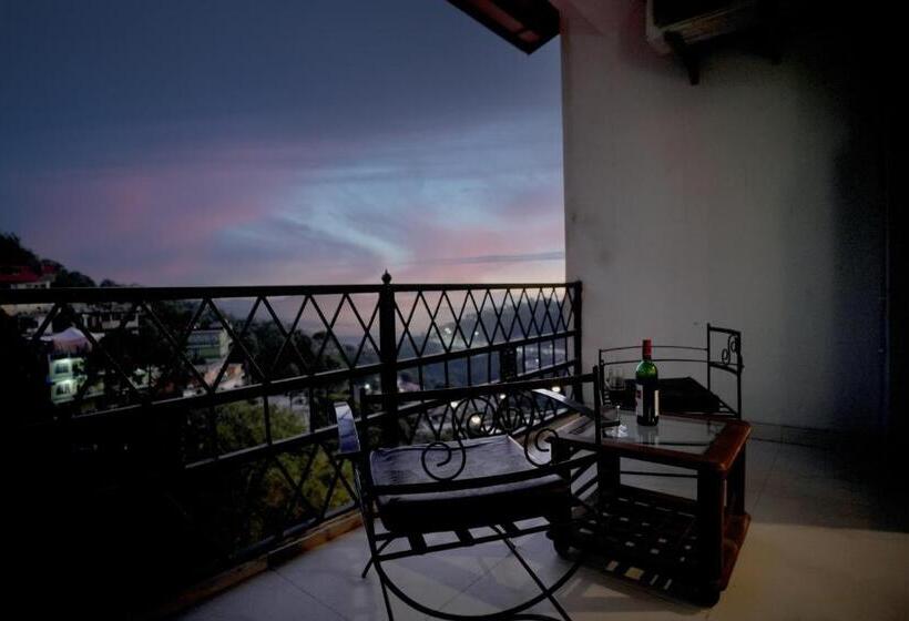 발코니 디럭스 룸, Shivalik Hotel And Resorts