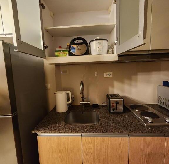 Апартаменты 1 Спальня Вид на Бассейн, Chic Style Condo Unit In Bgc, One Uptown Residences, In Front Of Grand Hyatt!
