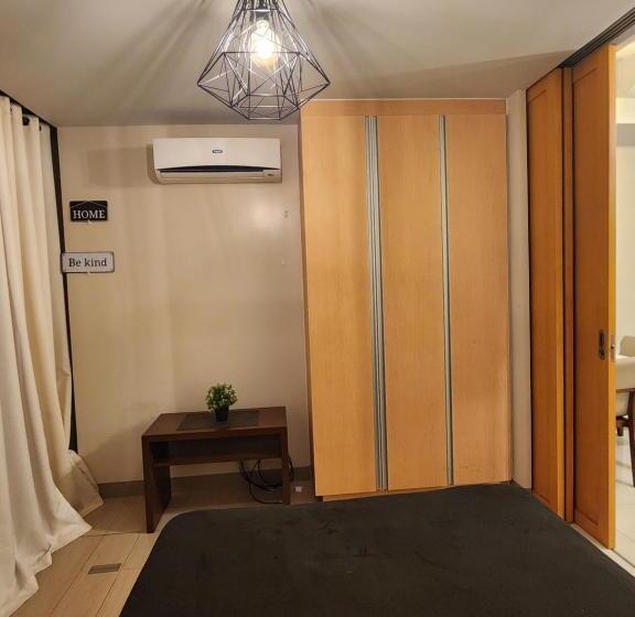 Апартаменты 1 Спальня Вид на Бассейн, Chic Style Condo Unit In Bgc, One Uptown Residences, In Front Of Grand Hyatt!