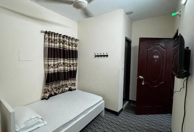 اتاق استاندارد یک نفره, In Need   Near To The Us France Italy Saudi Embassy And Airport