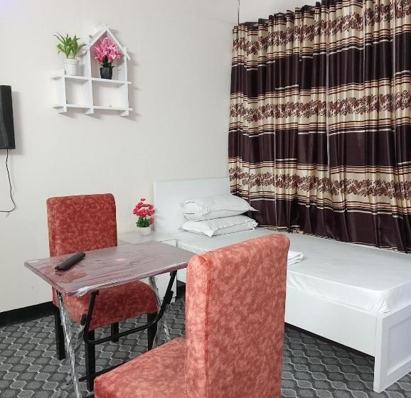 اتاق سوپریور سه تخته, In Need   Near To The Us France Italy Saudi Embassy And Airport