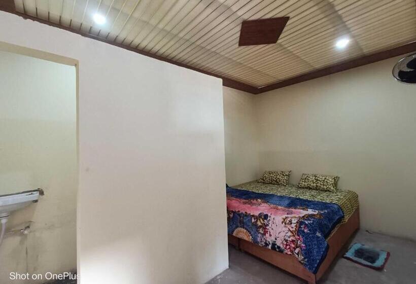 Трехместный Номер Классика, Oyo Red Lion Inn