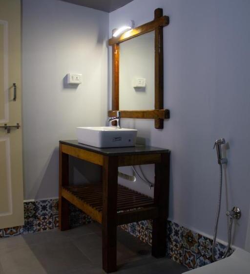 חדר דלוקס צדדי נוף לים, Coco Cabana