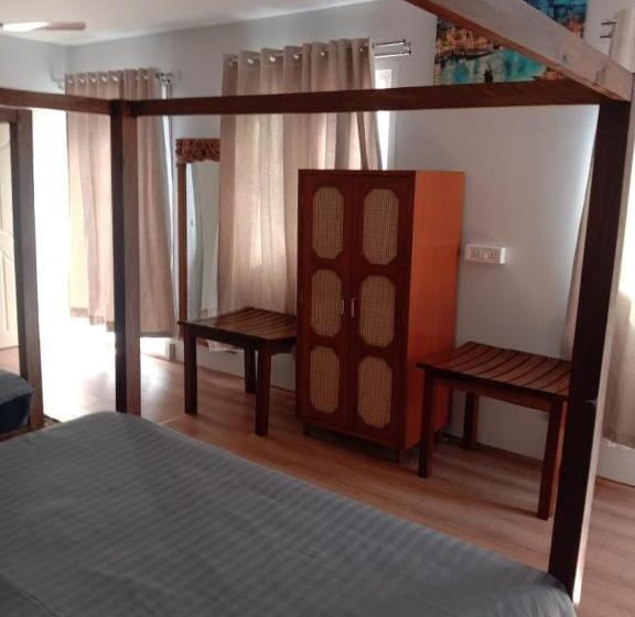 חדר משפחתי, Coco Cabana