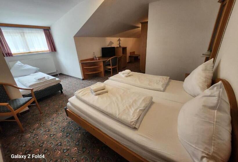 标准三人间, Alpenhotel Widderstein