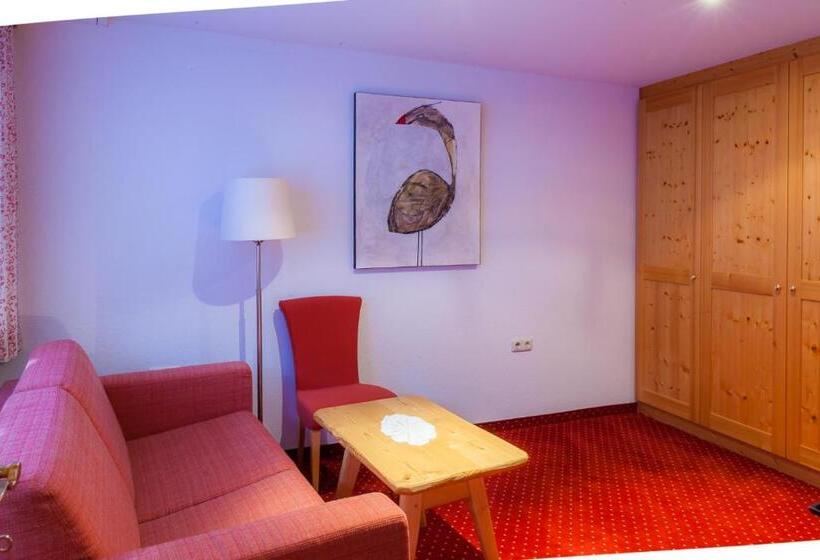 سوییت, Bio Hotel Saladina