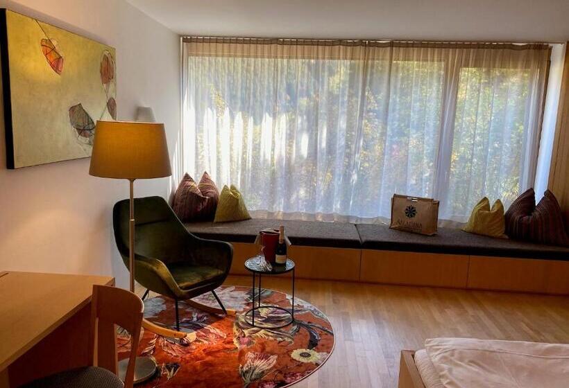 آپارتمان 2 خوابه, Bio Hotel Saladina