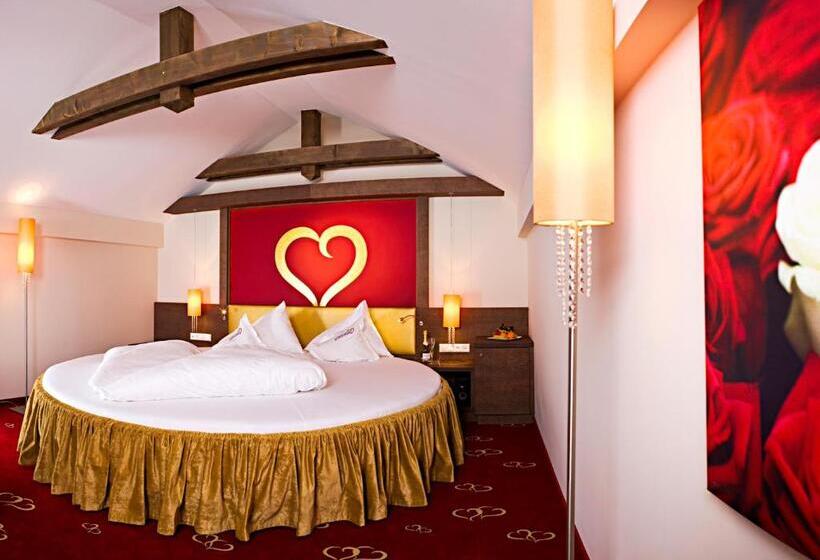 Полулюкс с Балконом, Alpen Herz Romantik & Spa   Adults Only