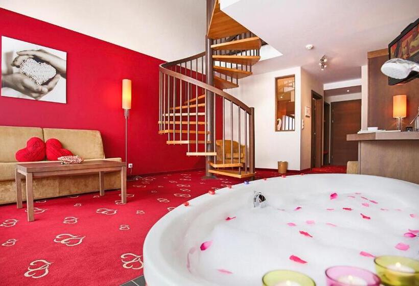 Полулюкс с Балконом, Alpen Herz Romantik & Spa   Adults Only