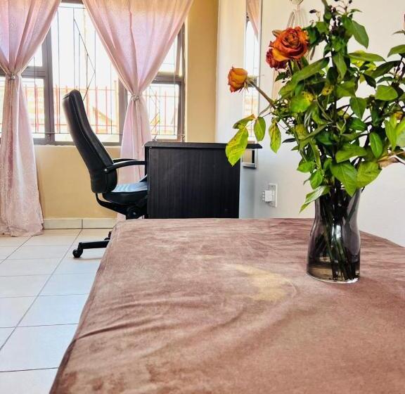 آپارتمان 1 خوابه, Mphatlalatsane Executive Bnb