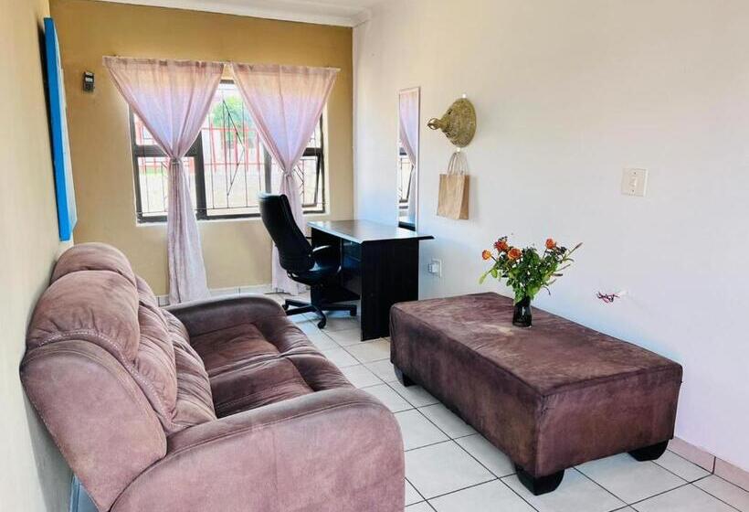 آپارتمان 1 خوابه, Mphatlalatsane Executive Bnb