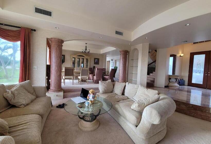 اتاق استاندارد با تراس, Guam Theo House
