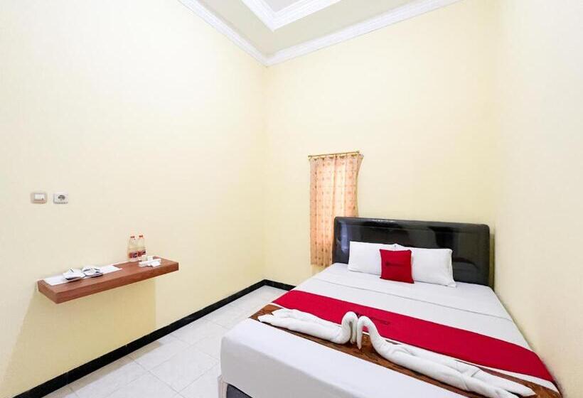 Номер Стандарт, Reddoorz Near Makam Bung Karno Blitar