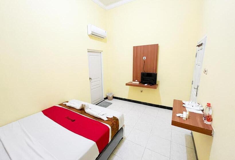 Номер Superior, Reddoorz Near Makam Bung Karno Blitar
