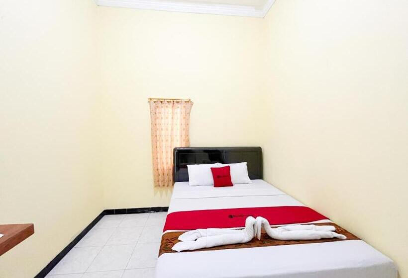 Номер Superior, Reddoorz Near Makam Bung Karno Blitar