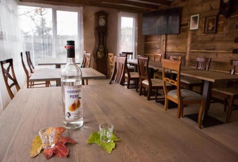 Люкс с Балконом, Casa Cu Magnolii