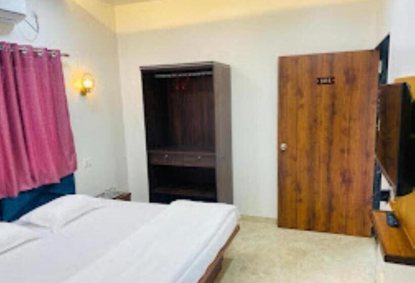 Номер Стандарт, Country In Lodging, Satara